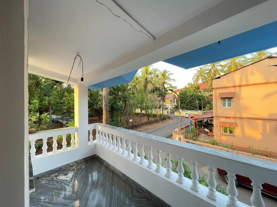 Entire 2 Bhk Spacious Apartment On First Floor - Sai Homestay Madgaon Exterior photo